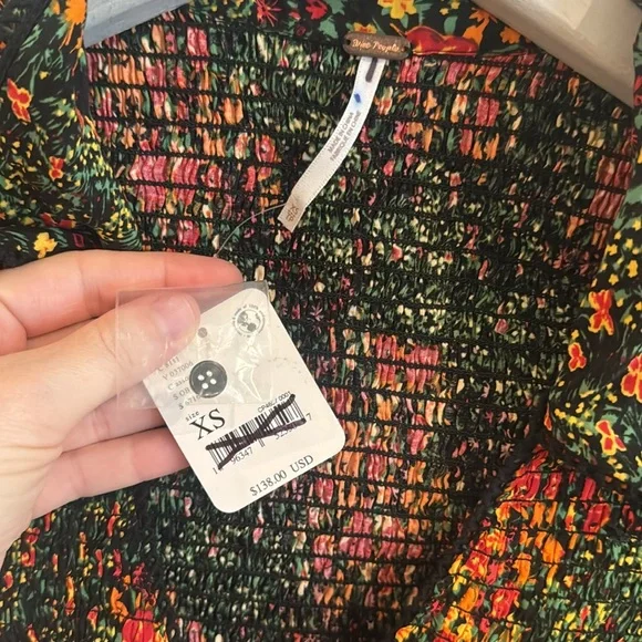 NWT Free People Amelia Printed Blouse Top Size XS Smocked Bell Sleeves Floral - Picture 4 of 7